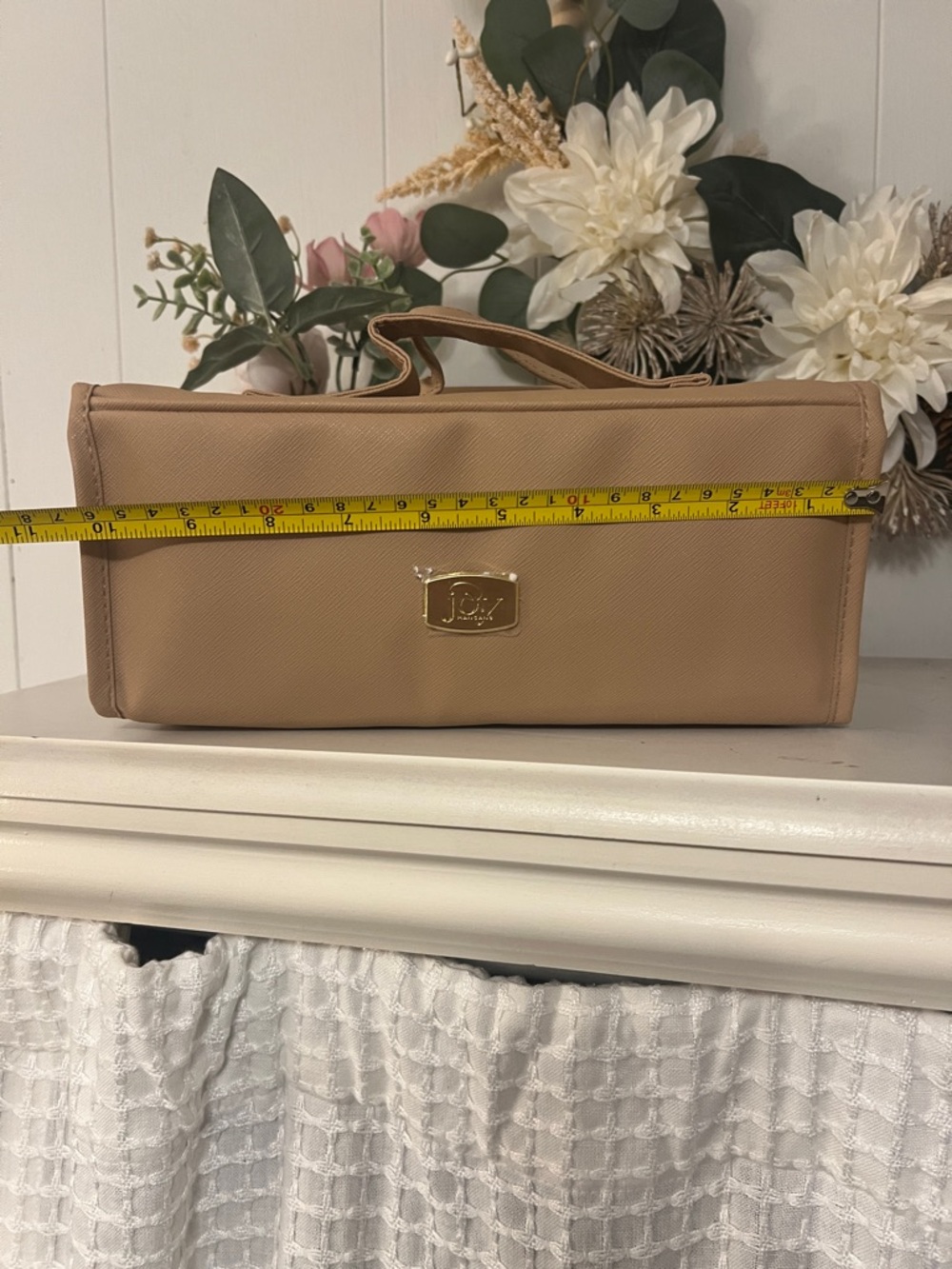 Joy Mangano 2 piece set-Tan jewelry case and roll- up cosmetic or jewelry bag - Picture 8 of 9